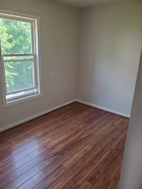 33 Schuyler St - Photo 3 of 7