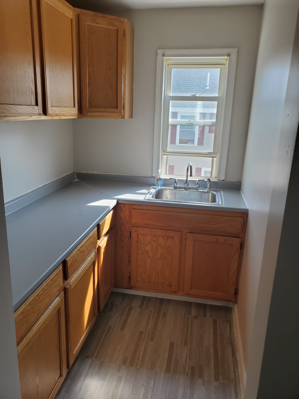 33 Schuyler St - Photo 5 of 7