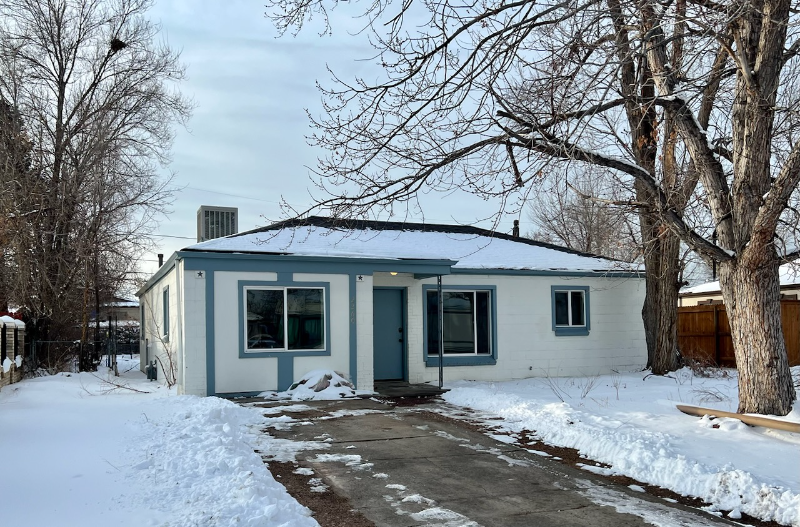 2260 W Exposition Ave - Photo 2 of 10