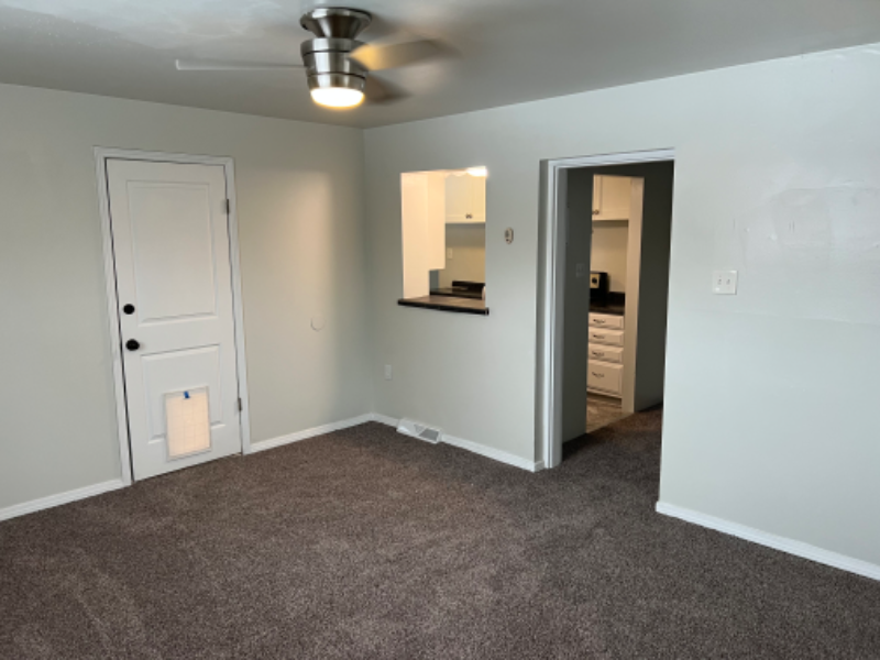 2260 W Exposition Ave - Photo 6 of 10