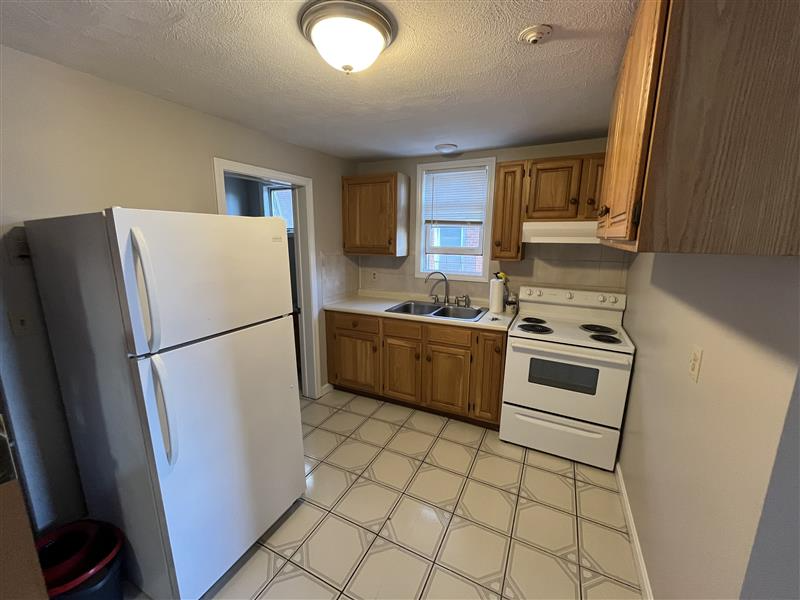 28 Clay St #5 - Photo 4 of 6