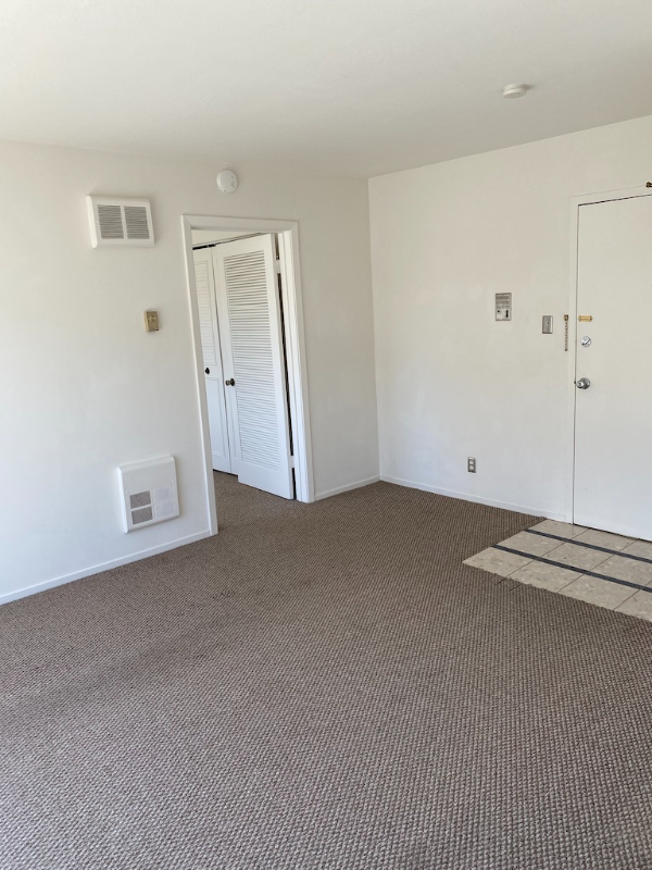 565 8th Ave #302 - Photo 3 of 7