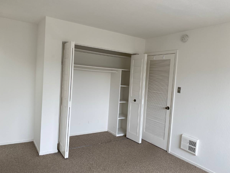 565 8th Ave #302 - Photo 4 of 7