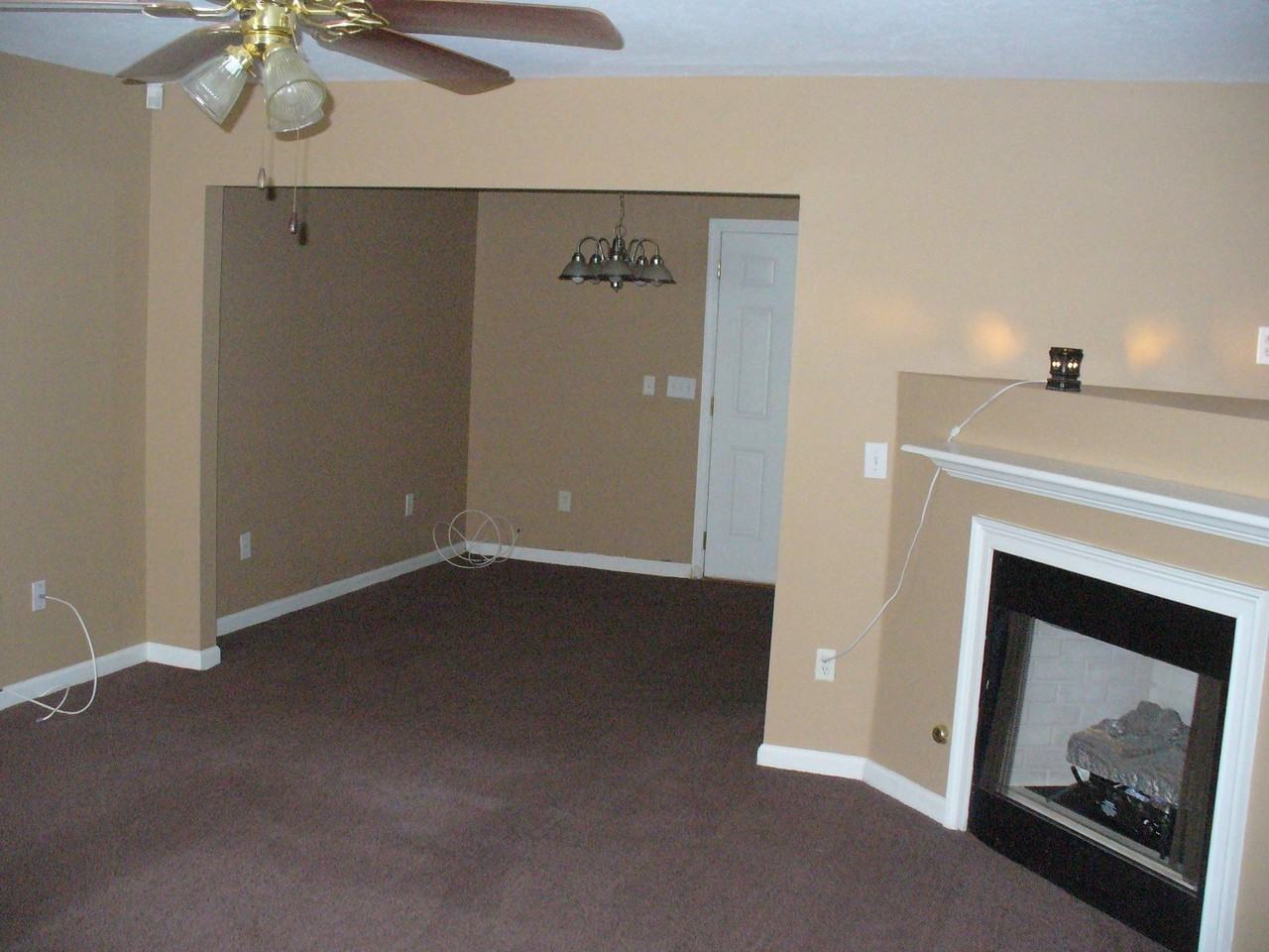 734 Hopkins St - Photo 4 of 16