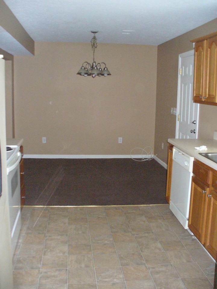 734 Hopkins St - Photo 5 of 16