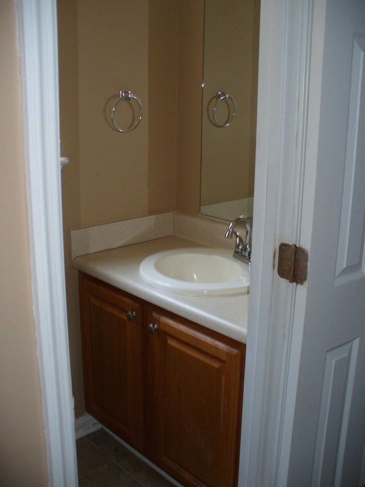 734 Hopkins St - Photo 7 of 16