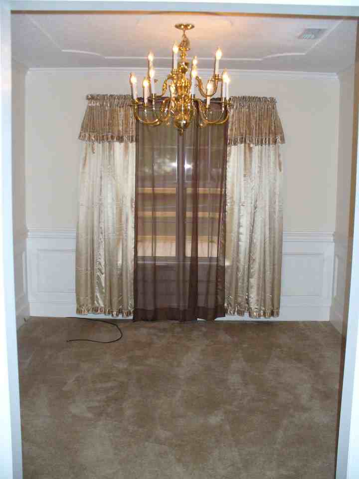 1013 Pleasant Valley Dr - Photo 6 of 19