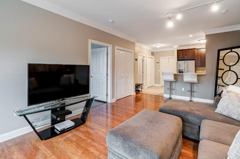936 Perry St #216 - Photo 4 of 32