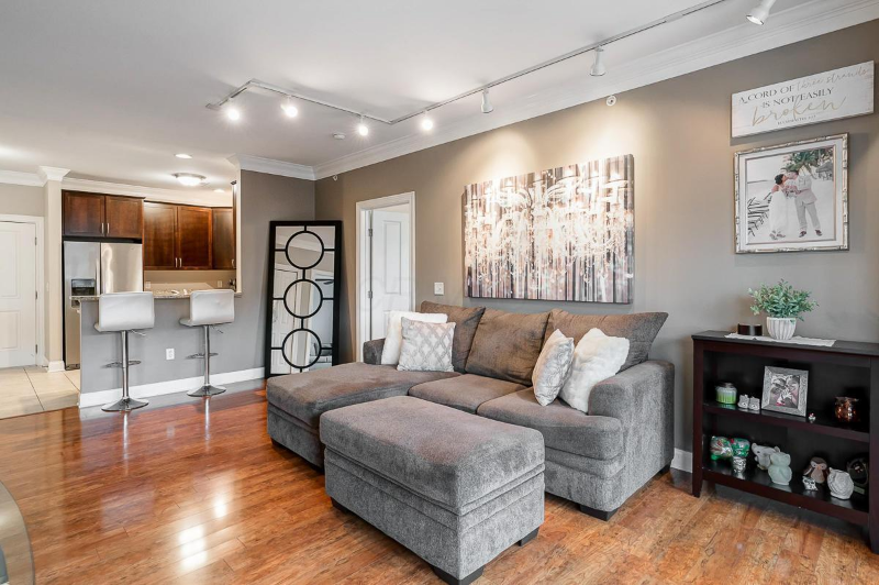 936 Perry St #216 - Photo 5 of 32