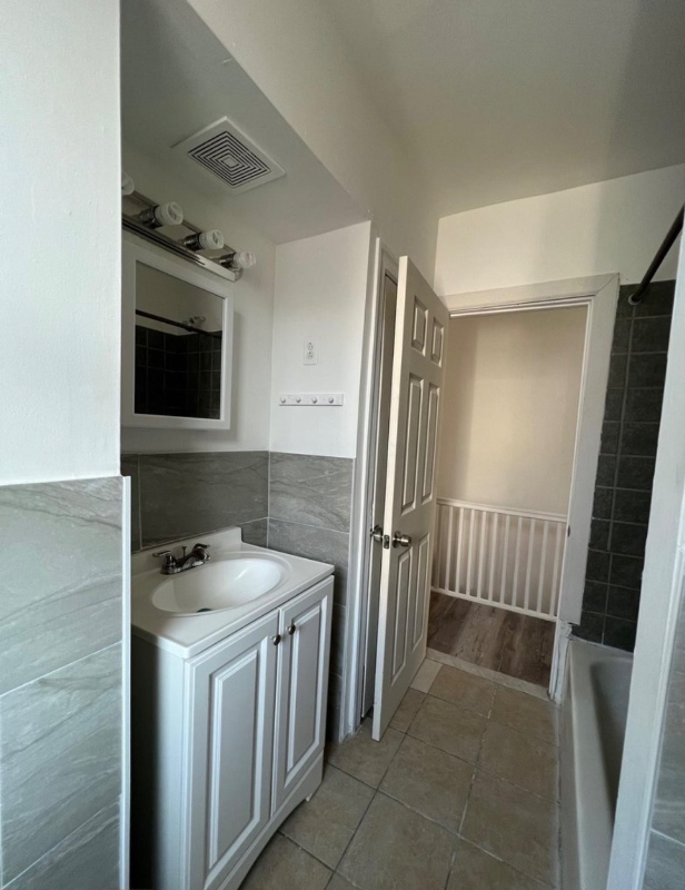 5131 N Warnock St #2 - Photo 6 of 9