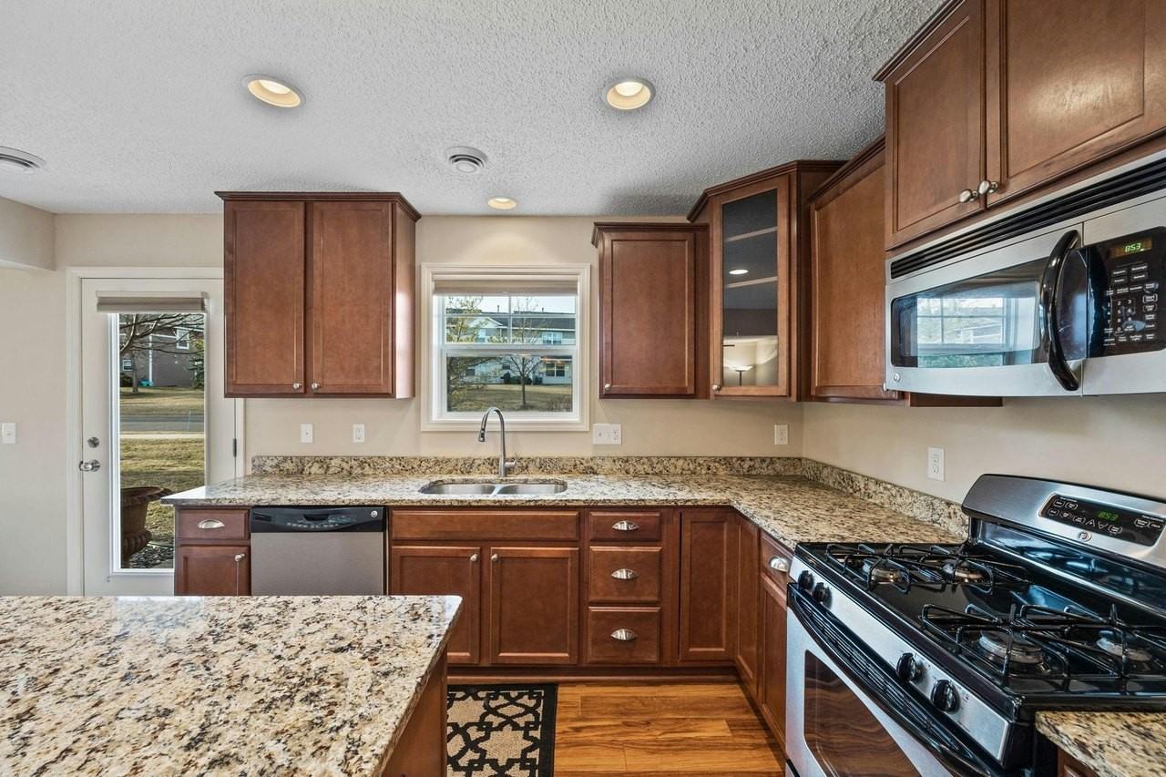 15708 60th Ave N - Photo 4 of 21