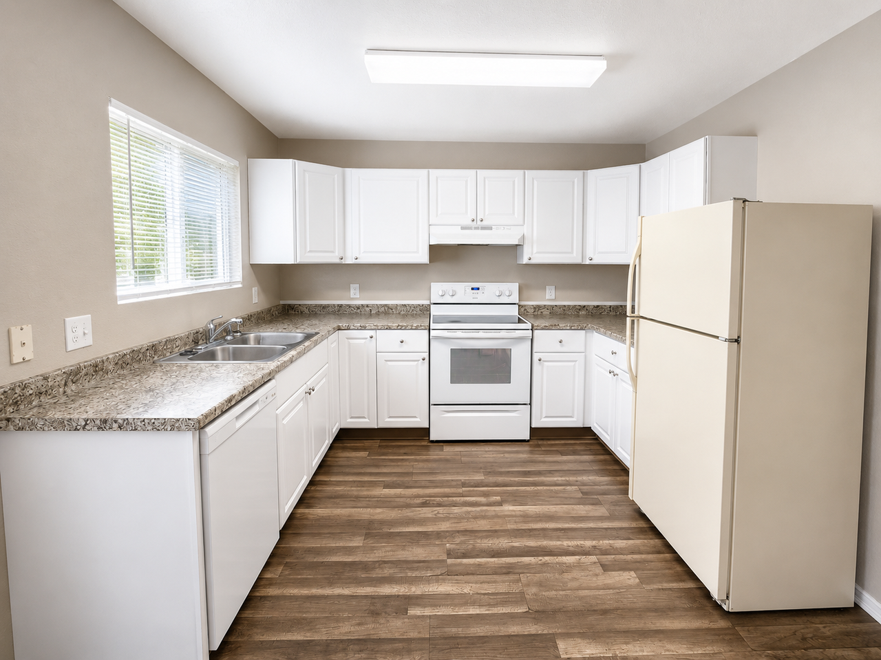 803 S Logan Ave #101 - Photo 6 of 39