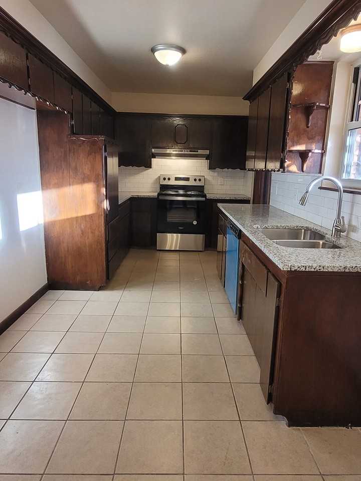 4805 Del Crest Dr - Photo 2 of 15