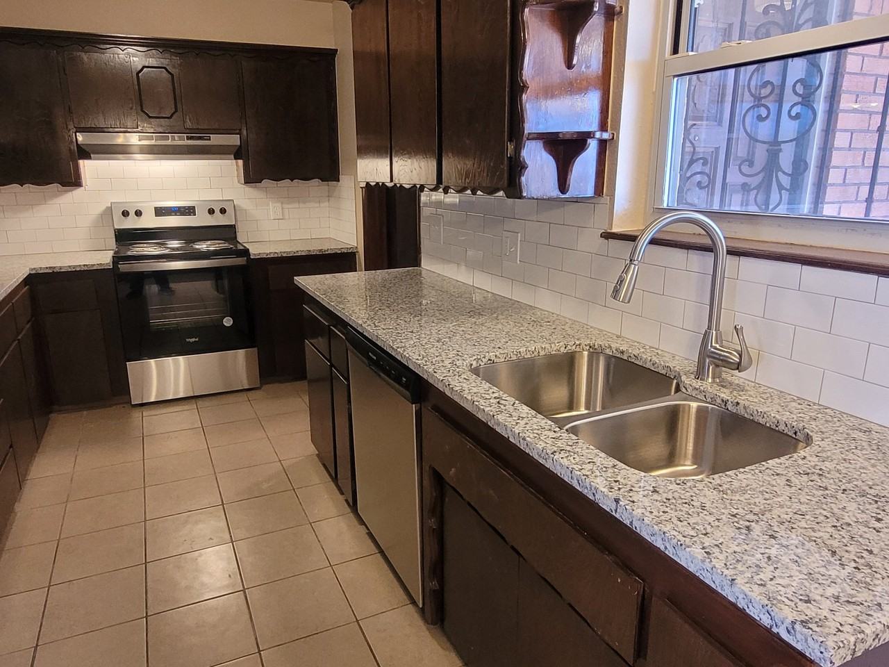 4805 Del Crest Dr - Photo 3 of 15
