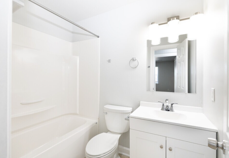 1568 N King St - Photo 3 of 4