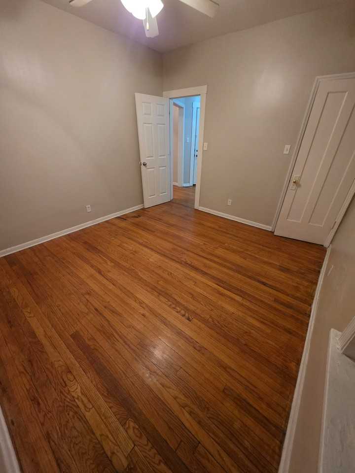 11033 S Vernon Ave #1B - Photo 3 of 12