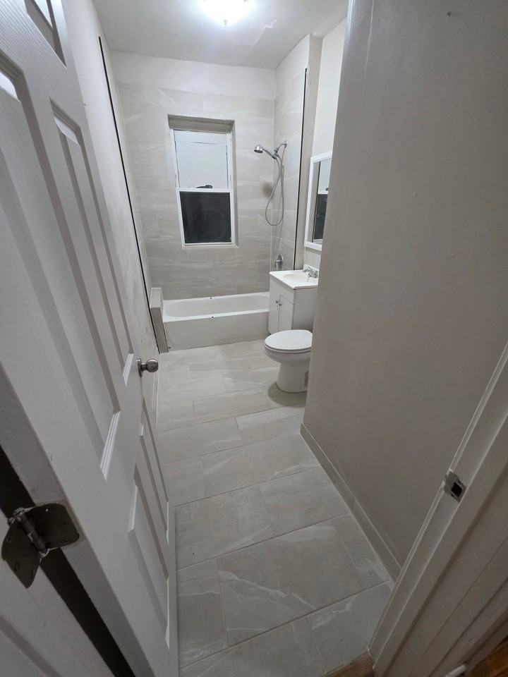11033 S Vernon Ave #1B - Photo 6 of 12