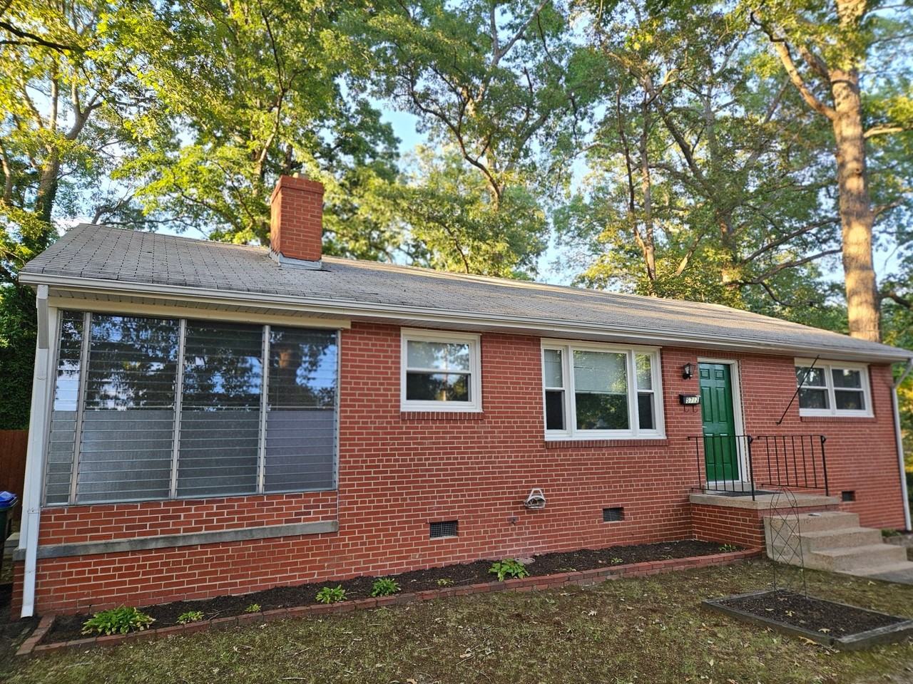 5712 Jahnke Rd - Photo 2 of 9