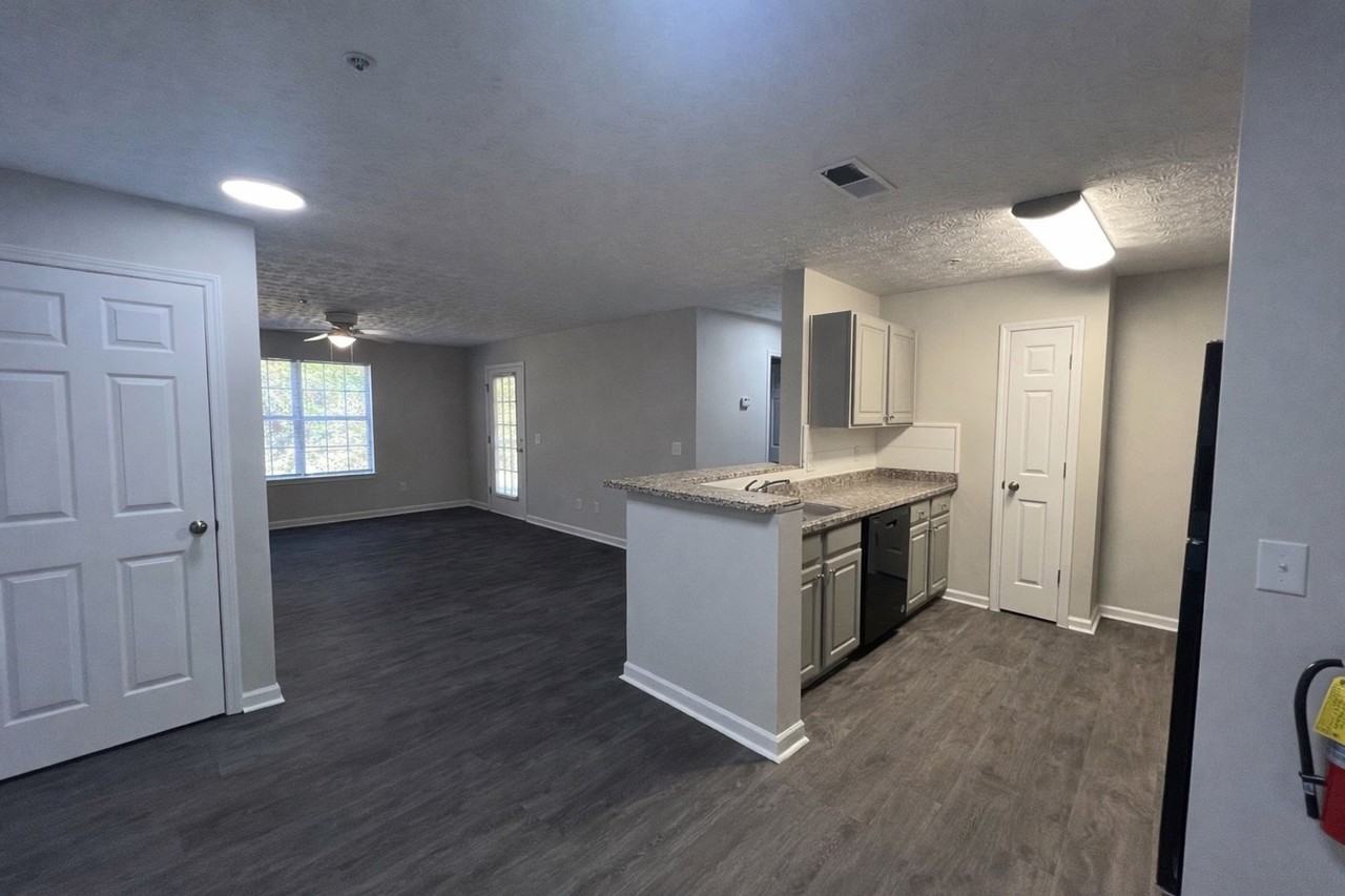 Salem Chase Apartments - Photo 2 of 28