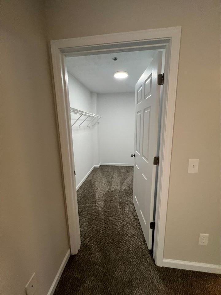Salem Chase Apartments - Photo 7 of 28