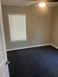 915 N Blake St #B - Photo 3 of 5