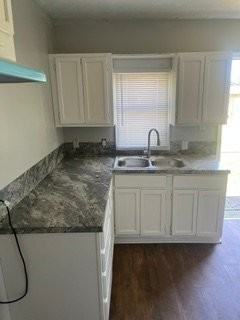 915 N Blake St #B - Photo 4 of 5