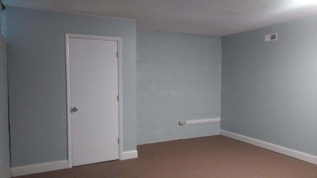 706 Seawall Rd - Photo 3 of 10