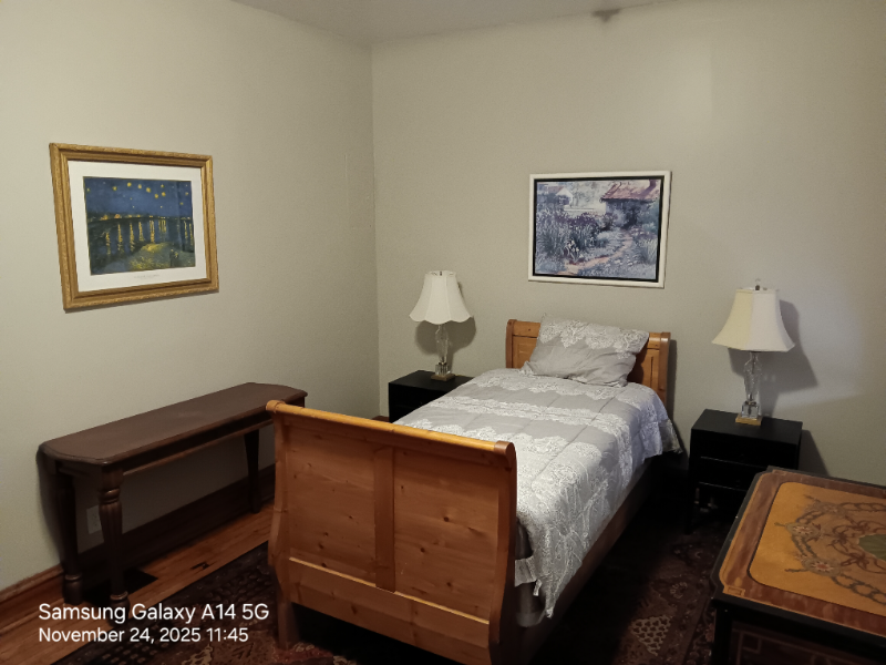 552 N Lawler Ave #1stFL - Photo 3 of 9