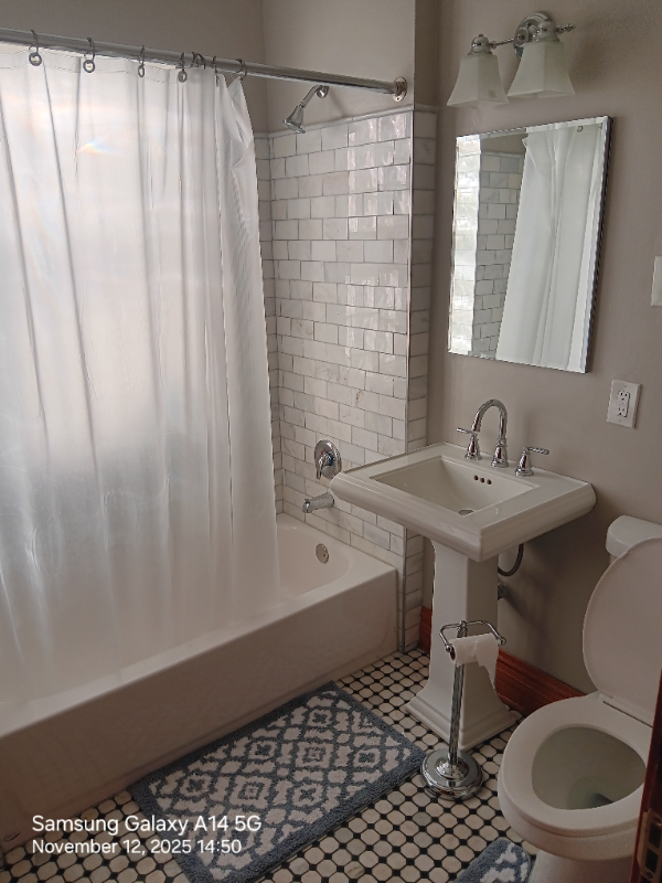 552 N Lawler Ave #1stFL - Photo 5 of 9