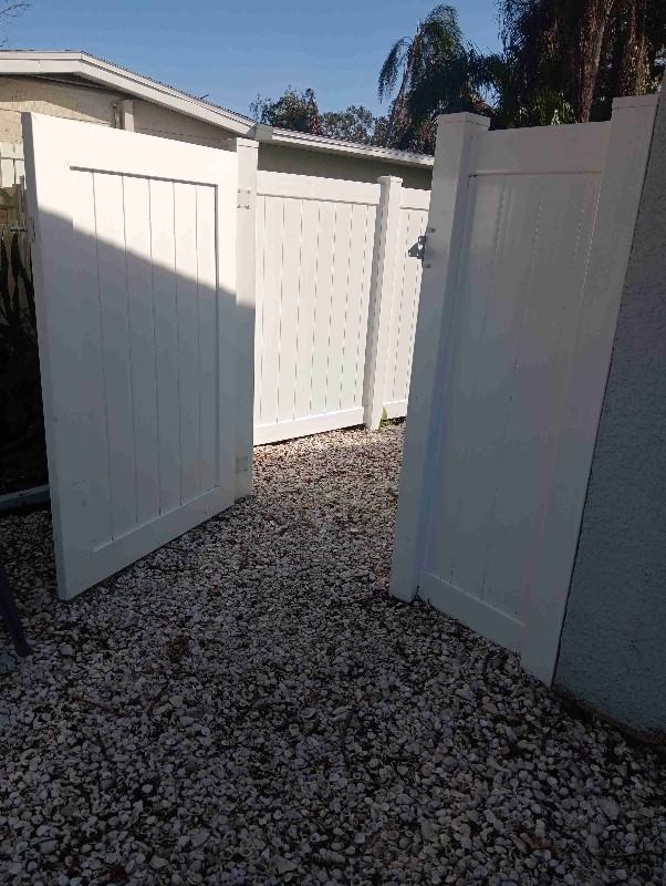 1512 70th Ave N - Photo 5 of 11