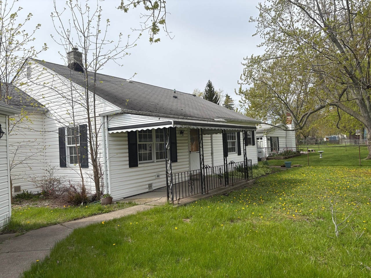 25 Shelby Dr - Photo 2 of 20
