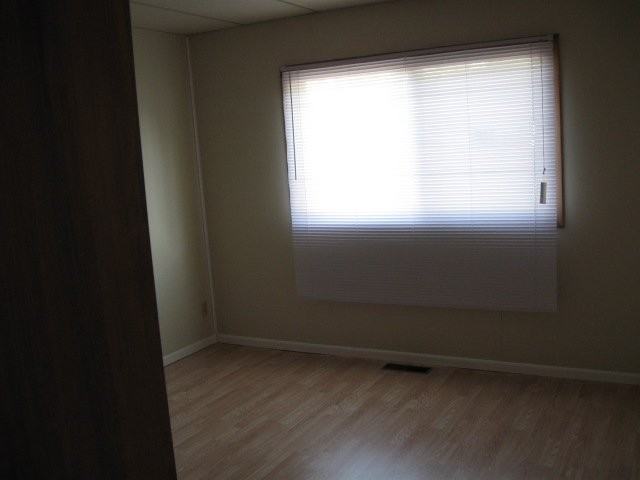 700 E 4th St #B - Photo 3 of 5