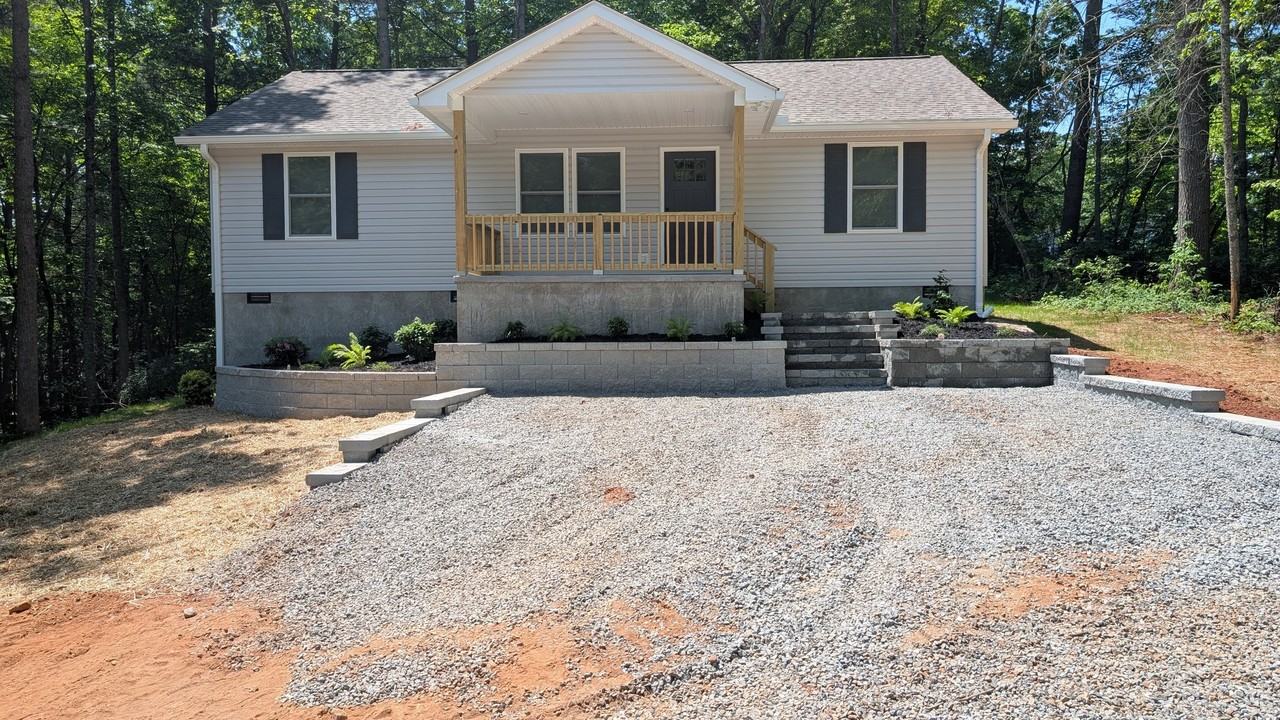 3 Woodland Hills Dr