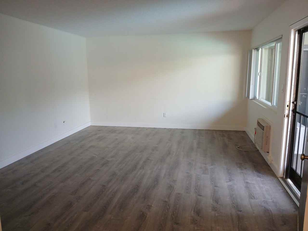 917 E Madison Ave - Photo 3 of 8