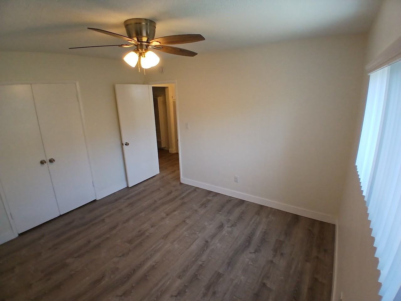 917 E Madison Ave - Photo 4 of 8