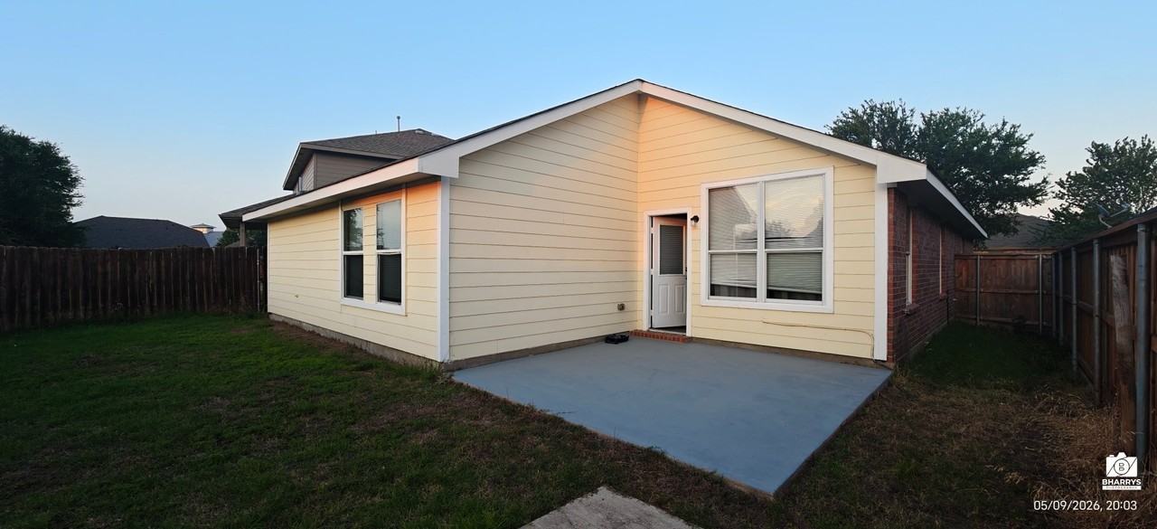 304 Hummingbird Dr - Photo 2 of 15