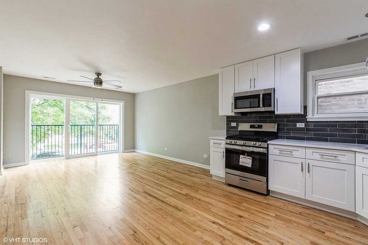 3341 W Fulton Blvd #1 - Photo 4 of 14
