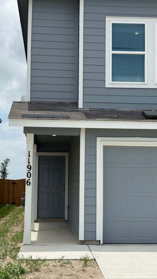 11906 Spiderwort Ridge - Photo 2 of 31