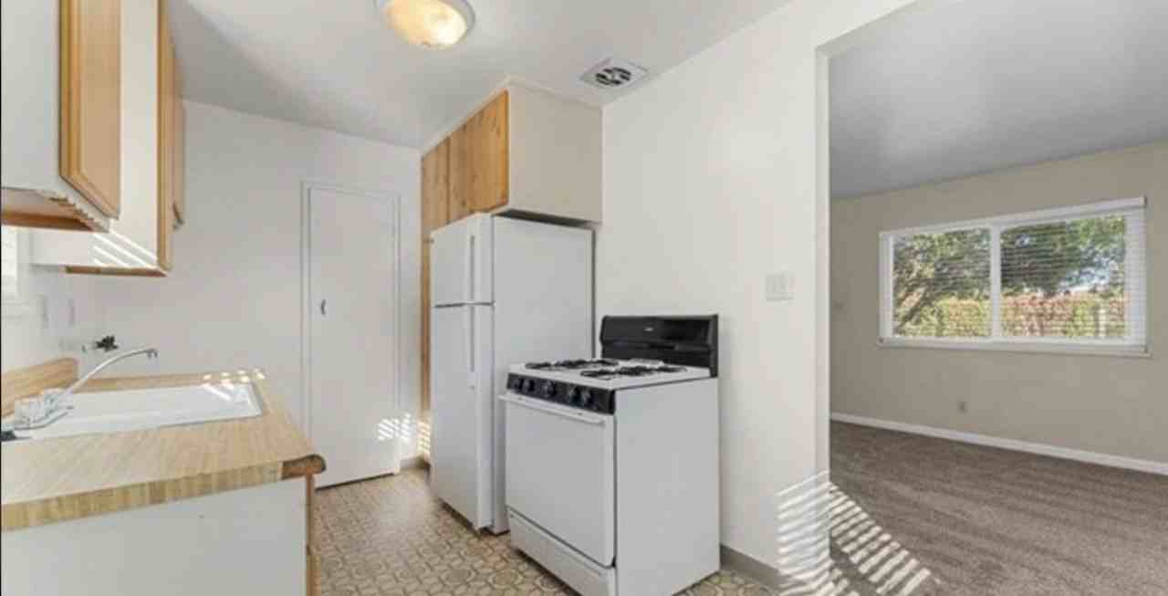 1842 5th Ave - Photo 6 of 8