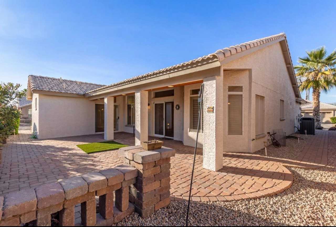15089 W Verde Ln - Photo 2 of 7