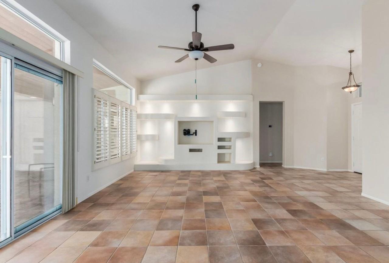 15089 W Verde Ln - Photo 5 of 7