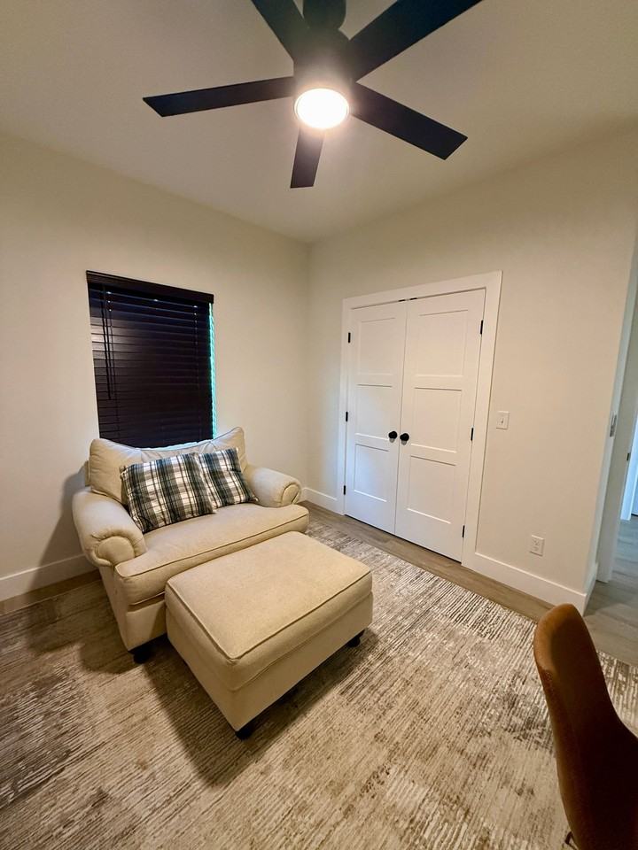 5319 Upshaw Dr - Photo 4 of 11