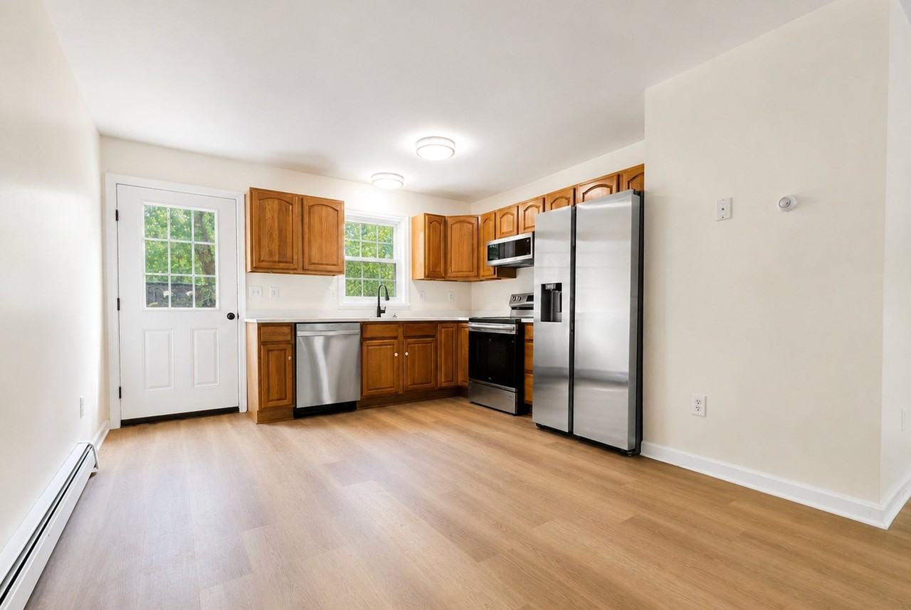 30 Denmark St - Photo 2 of 12