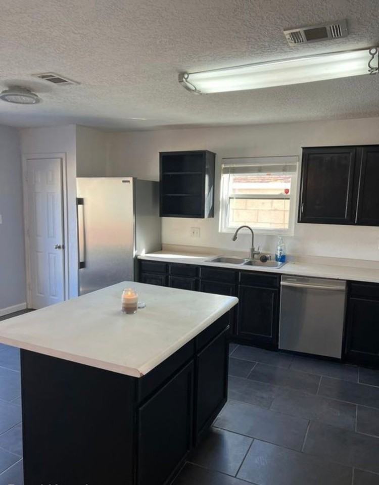 10219 Andalusian Ave Sw - Photo 2 of 12