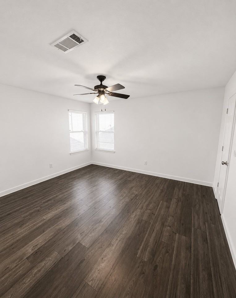 10219 Andalusian Ave Sw - Photo 3 of 12