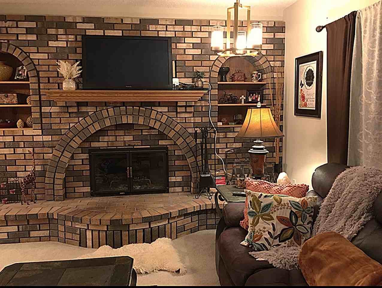 6485 Grandview Dr - Photo 2 of 5