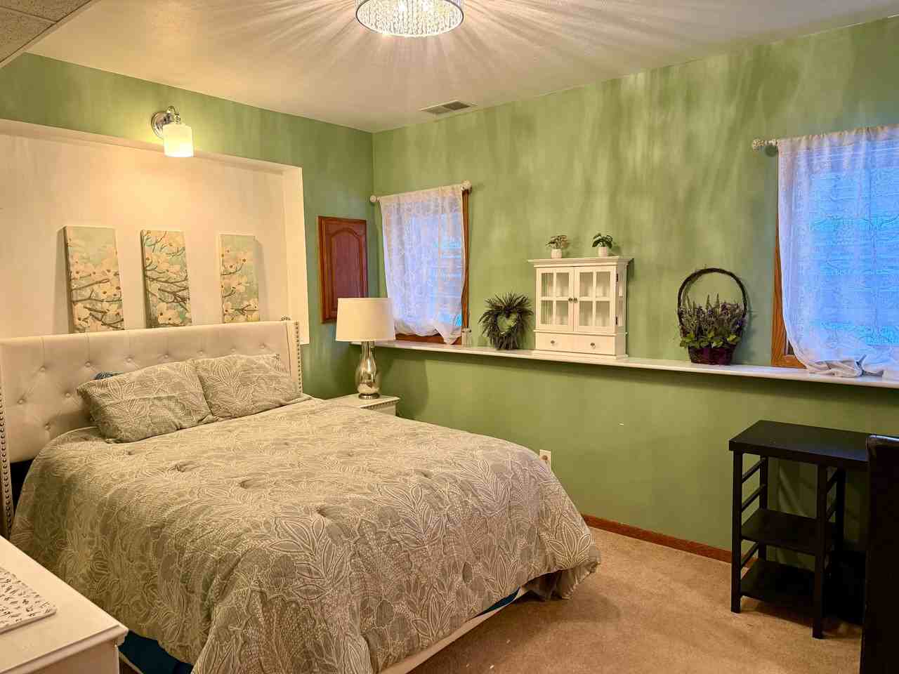 6485 Grandview Dr - Photo 4 of 5