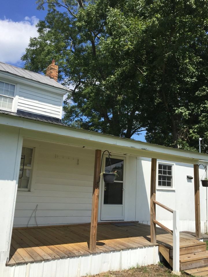1040 Evan Perry Rd - Photo 2 of 9