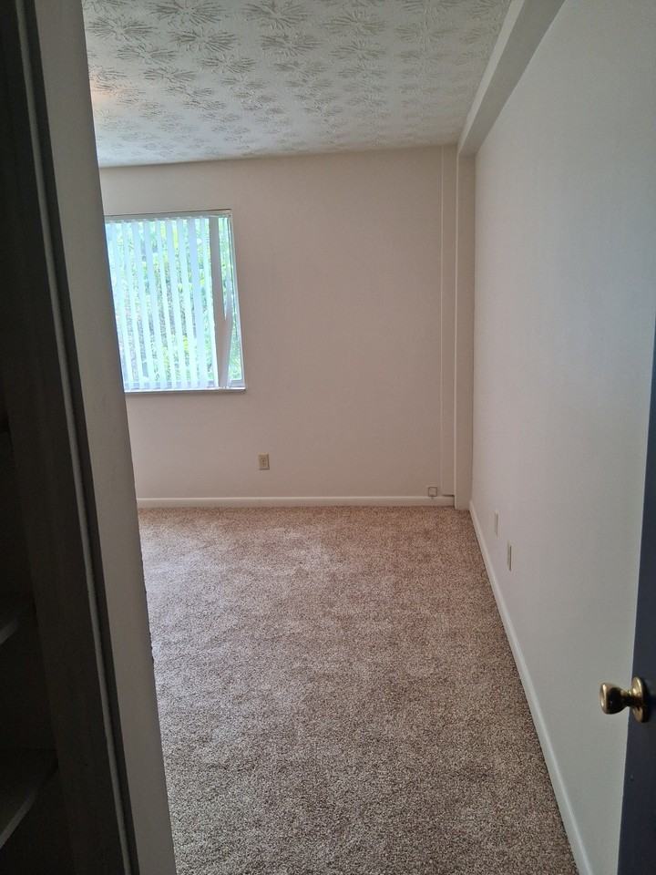 1244 Ida St #4 - Photo 6 of 9