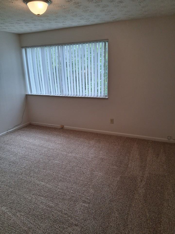 1244 Ida St #4 - Photo 7 of 9